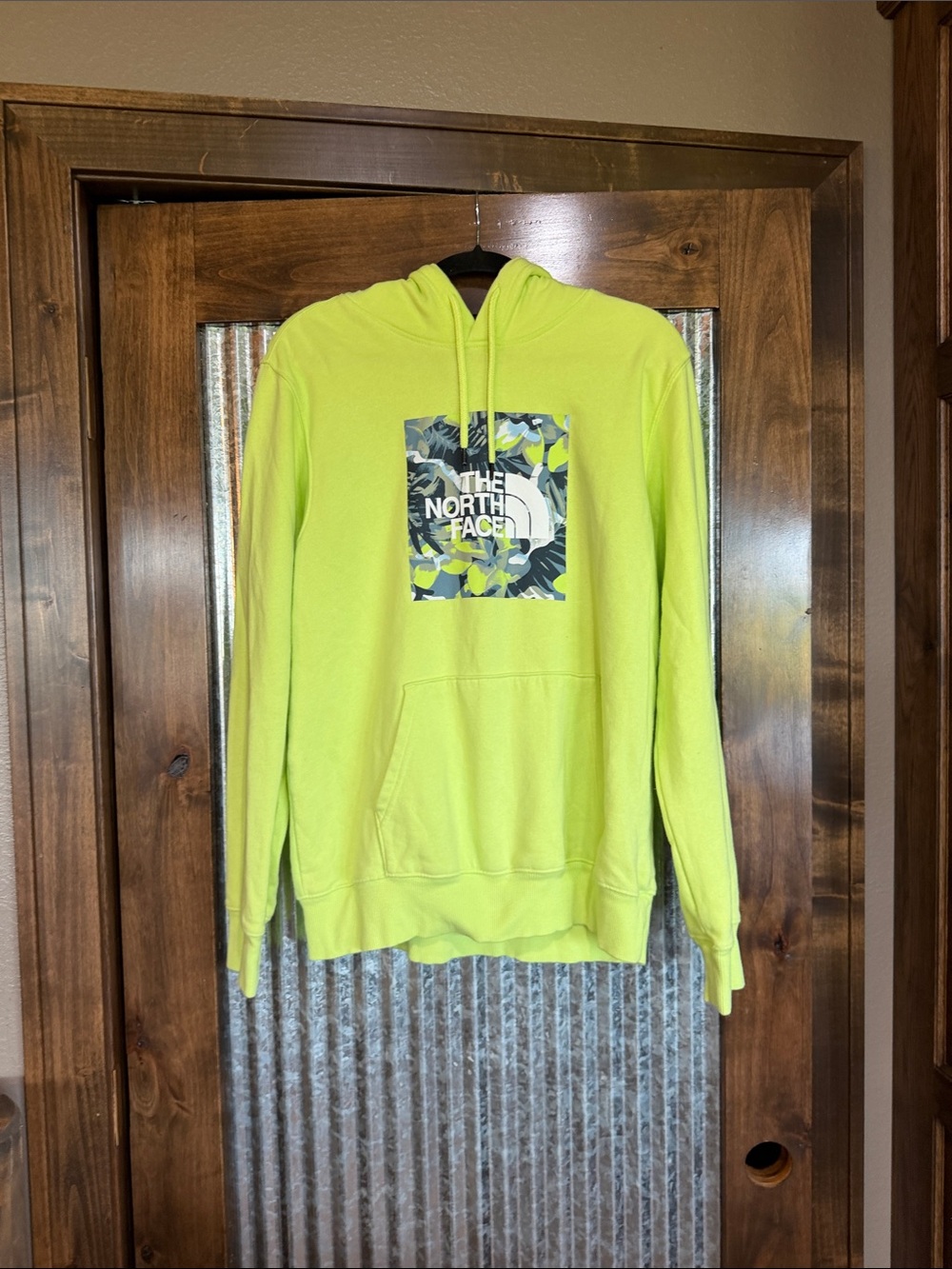 The North Face Men’s Neon Yellow Crewneck Hoodie with Camo Logo Sz med